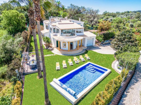 BEAUTIFUL VILLA, 4-BEDROOM